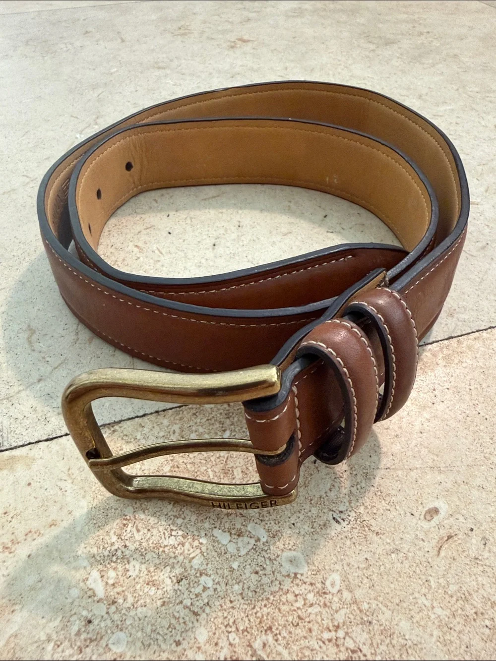 Tommy Hilfiger Leather Men's Belt in Tan - Classic Brass Buckle